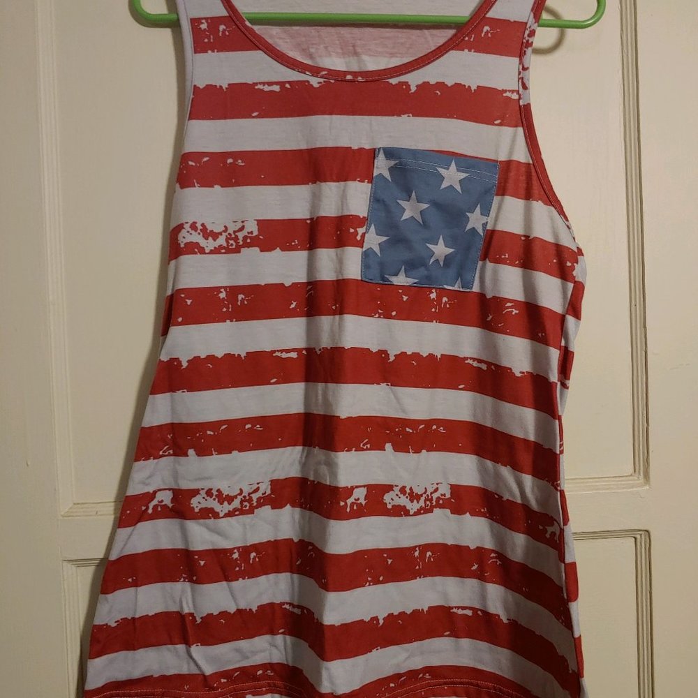 BOGO🎀Bundle of 3 Tank Tops- Size L - Picture 3 of 8